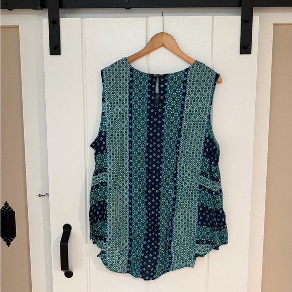 Rose & Olive Sleeveless Top - Navy and Teal - Picture 2 of 4